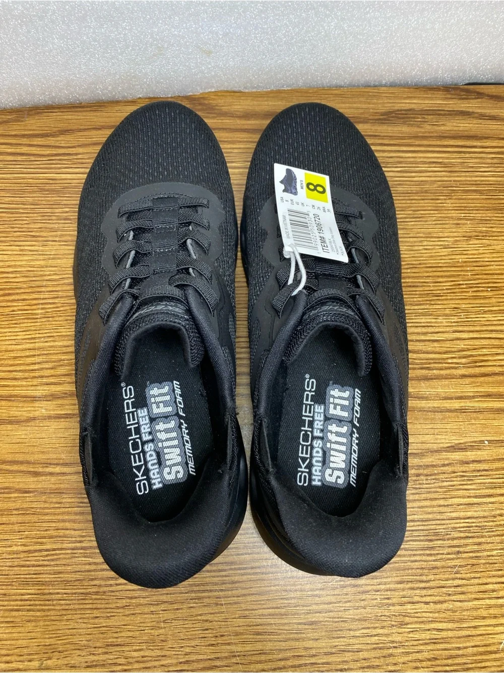 Skechers Hands Free Swift Fit Sneaker Shoes Memory Foam Mens Size 8 Black NEW